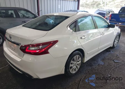 2018 Nissan Altima 2.5 S z USA, uszkodzony, nr VIN 1N4AL3AP5JC223830